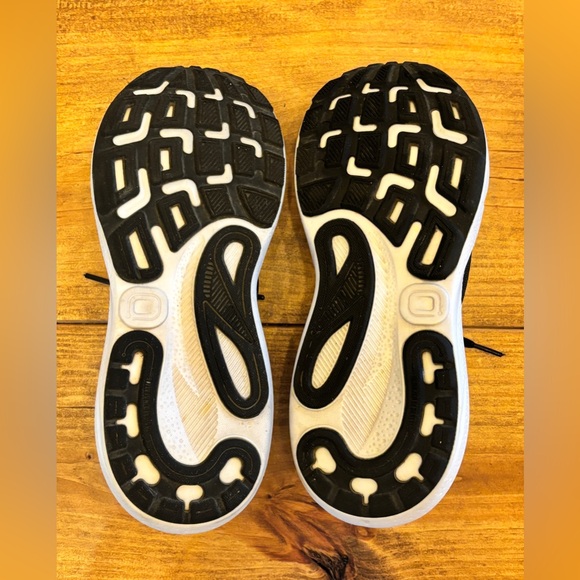 Brooks Women’s Adrenaline 24 GTS Running Shoe (wide) - Picture 5 of 7